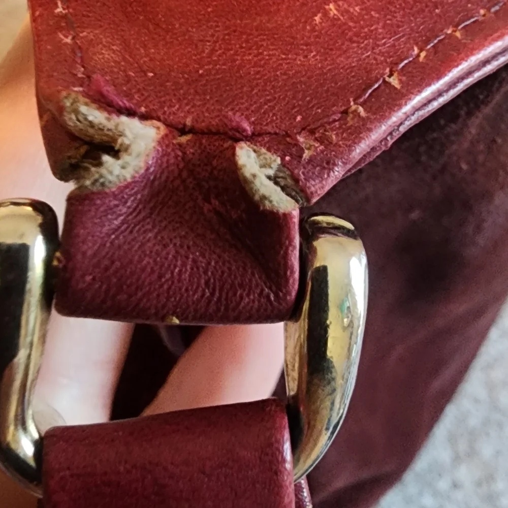 Vintage‎ Gucci Crossbody Bag Purse Maroon Genuine Leather Suede W COA